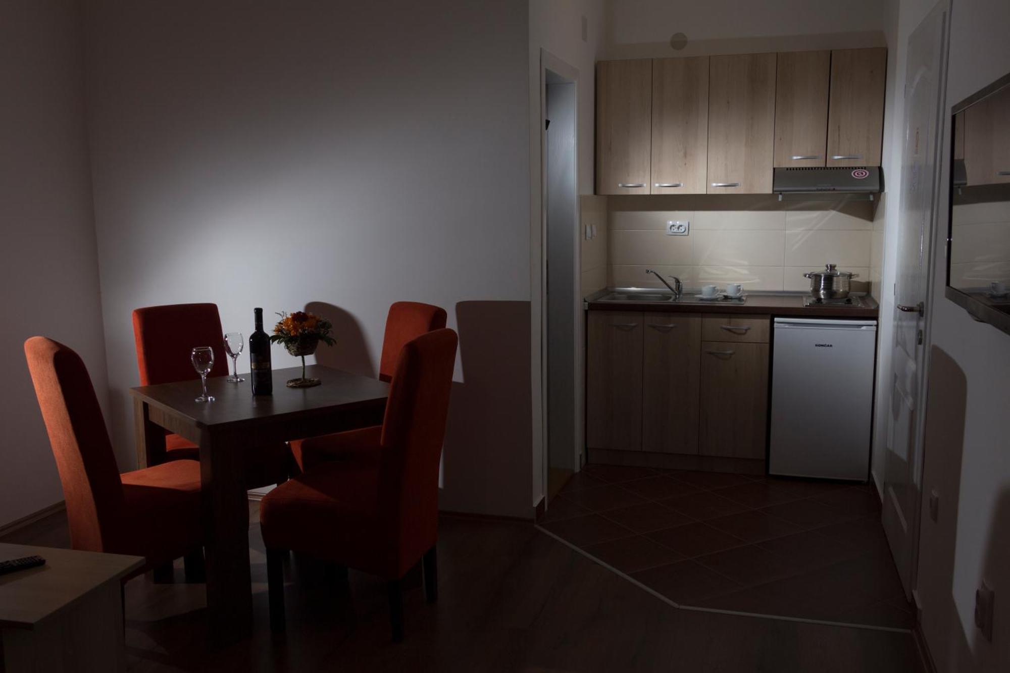 Kety Apartments Крагуевац Номер фото
