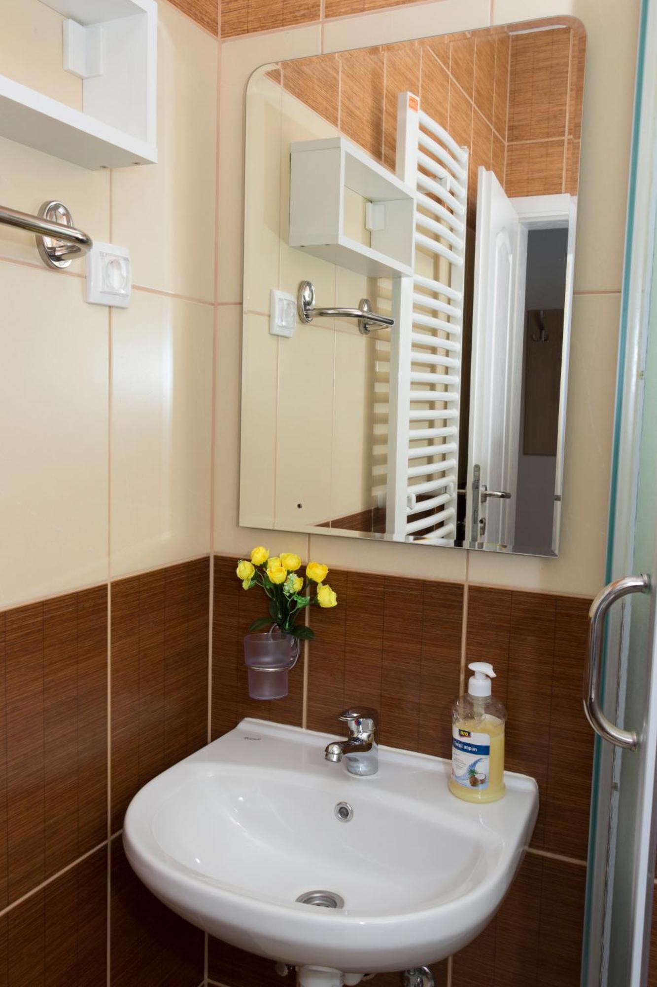 Kety Apartments Крагуевац Номер фото